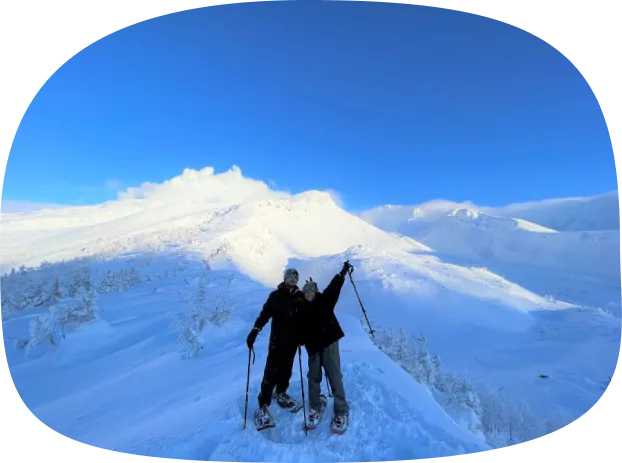 NORTH GLAMPER富良野
                絶景！標高1,300m
                雲上スノーシュー体験